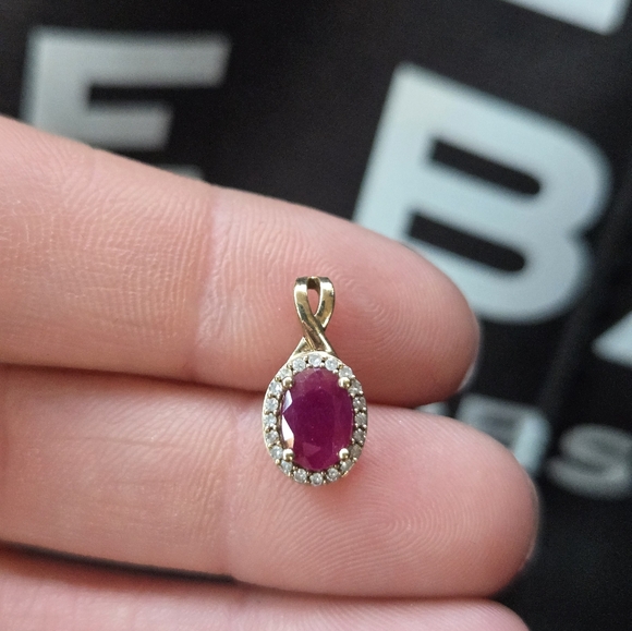 10k ruby and diamond pendent - Picture 1 of 7